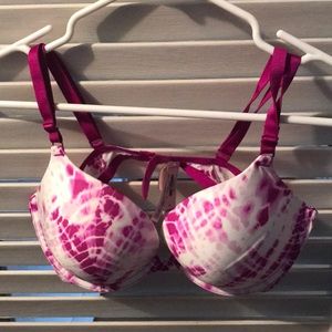 Victoria Secrets Push Up Bra
